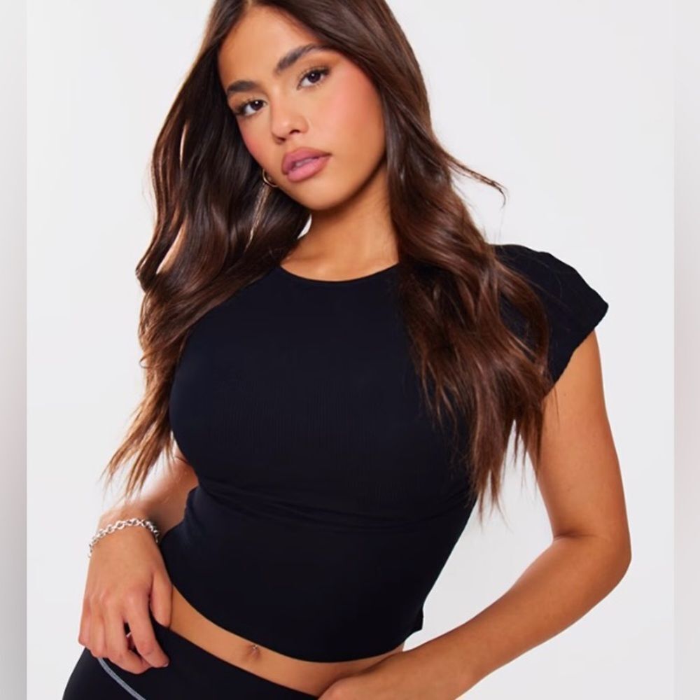 PrettyLittleThing Black Short Sleeve Crew Neck Tee